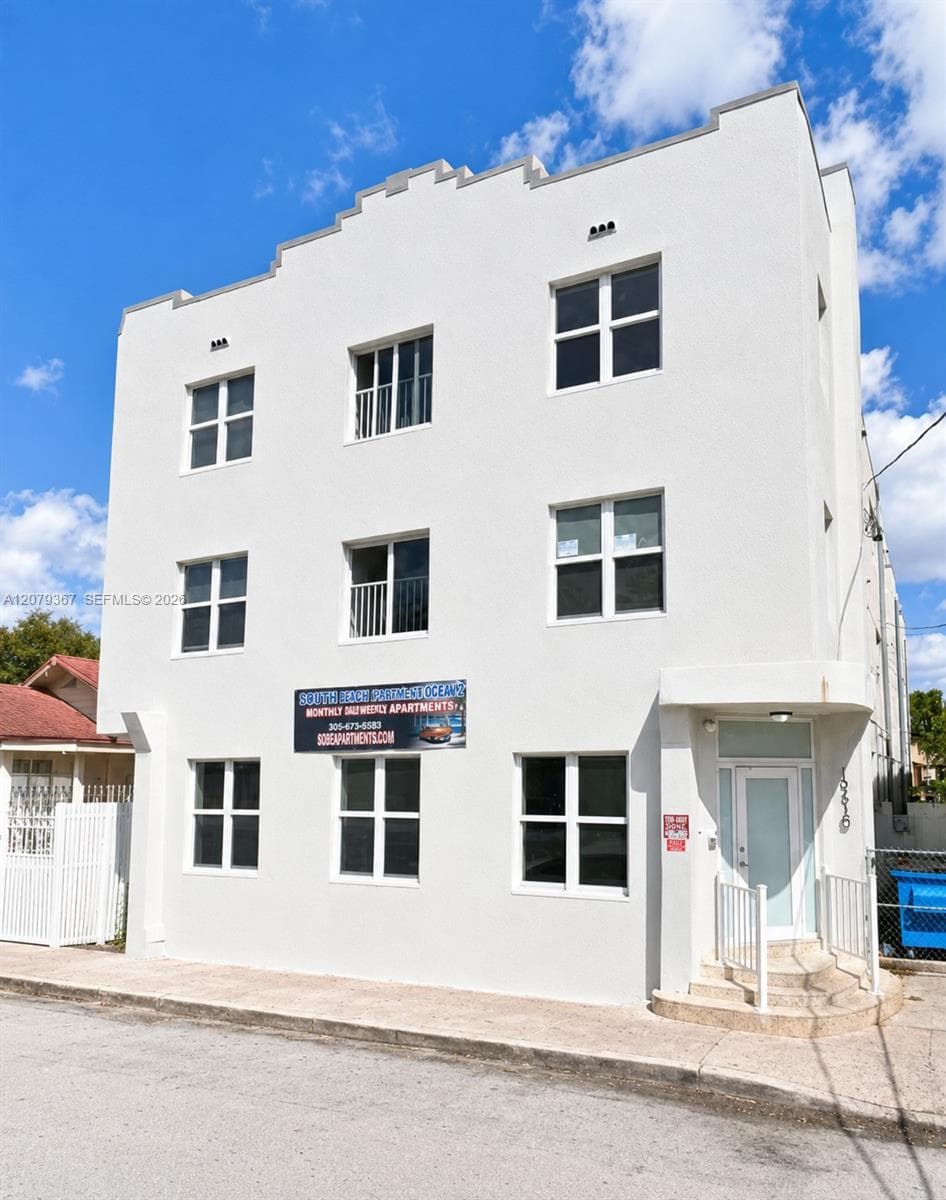 1051 NW 2nd St # 8, Miami, FL 33128
