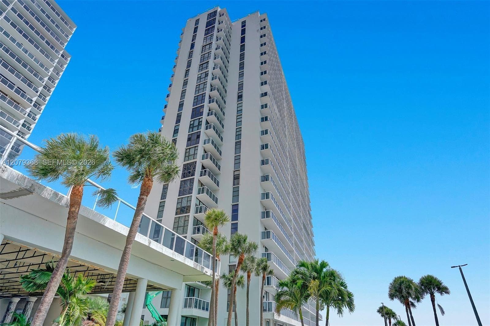 20515 E Country Club Dr # 346, Aventura, FL 33180