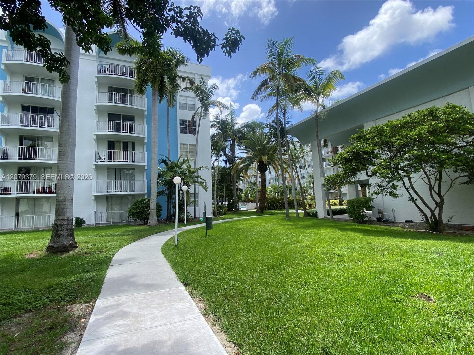 488 NW 165th St Rd # B-415, Miami, FL 33169 photo 3