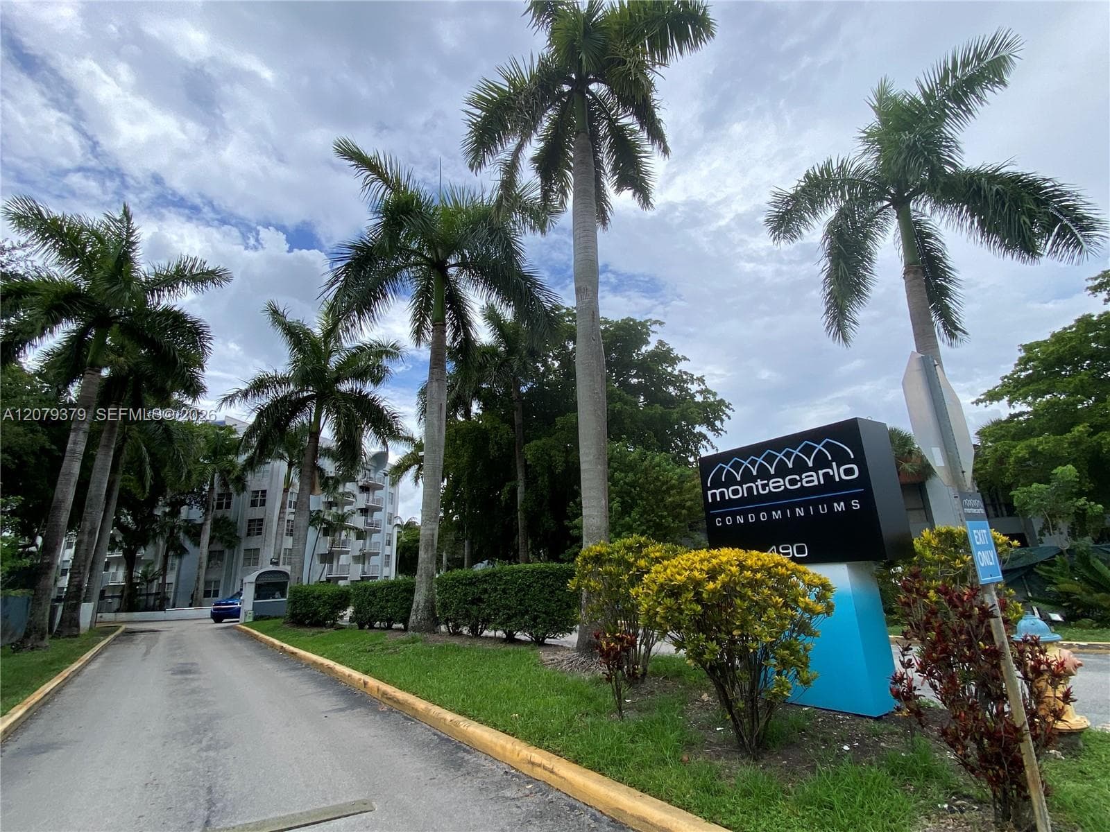 488 NW 165th St Rd # B-415, Miami, FL 33169