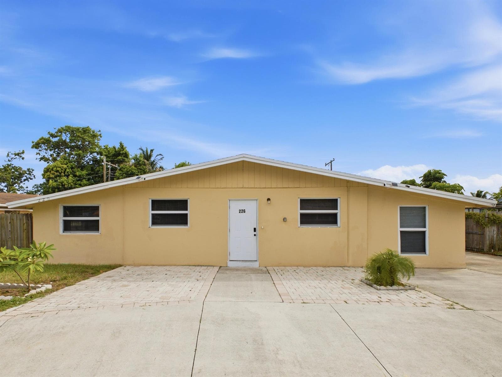 226 E Gateway Boulevard, Boynton Beach, FL 33435 photo 2