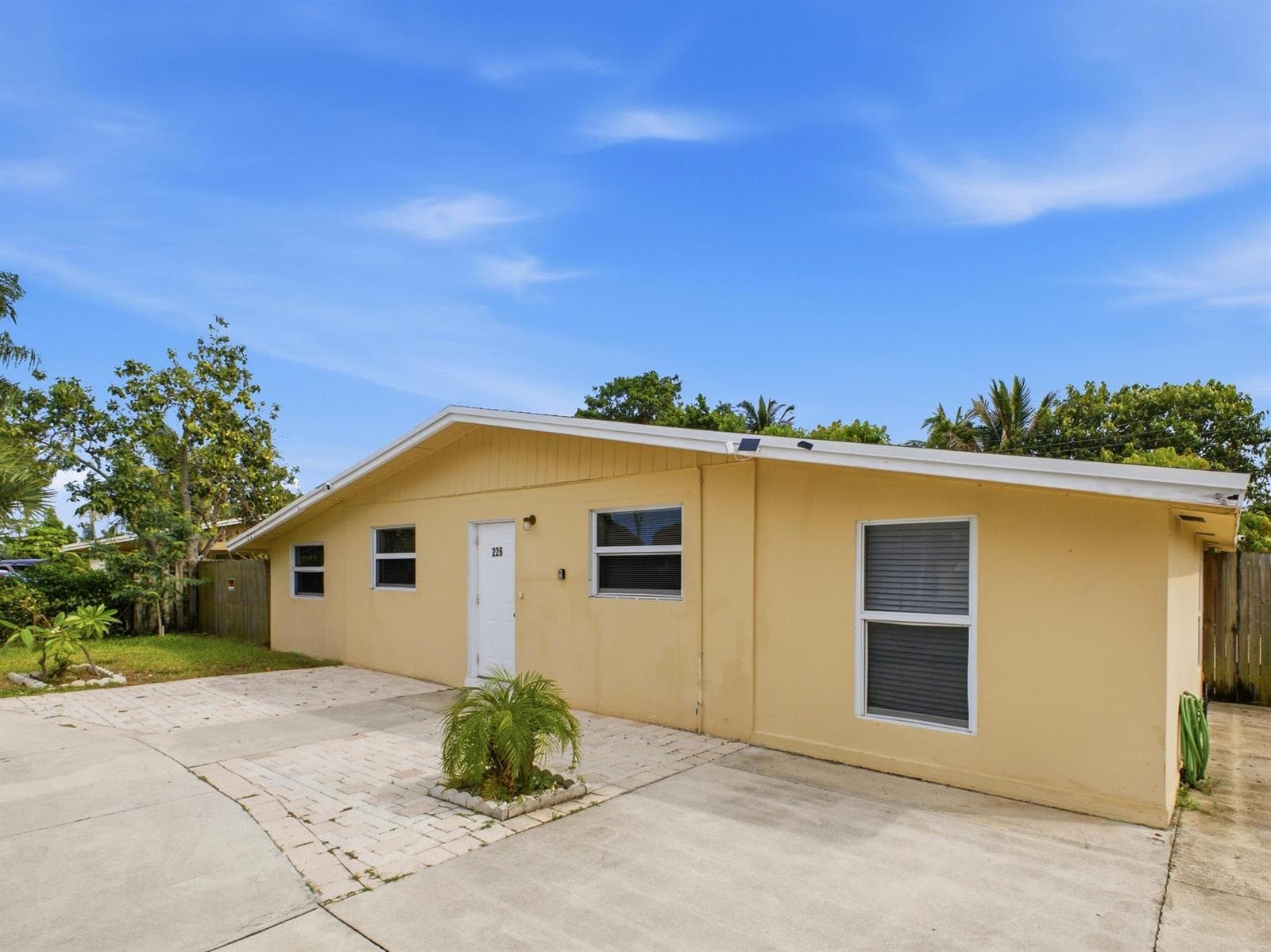 226 E Gateway Boulevard, Boynton Beach, FL 33435 photo 3