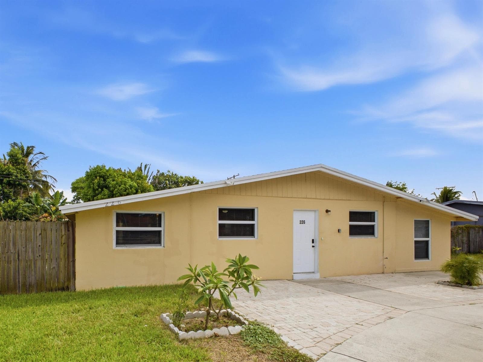 226 E Gateway Boulevard, Boynton Beach, FL 33435 photo 4