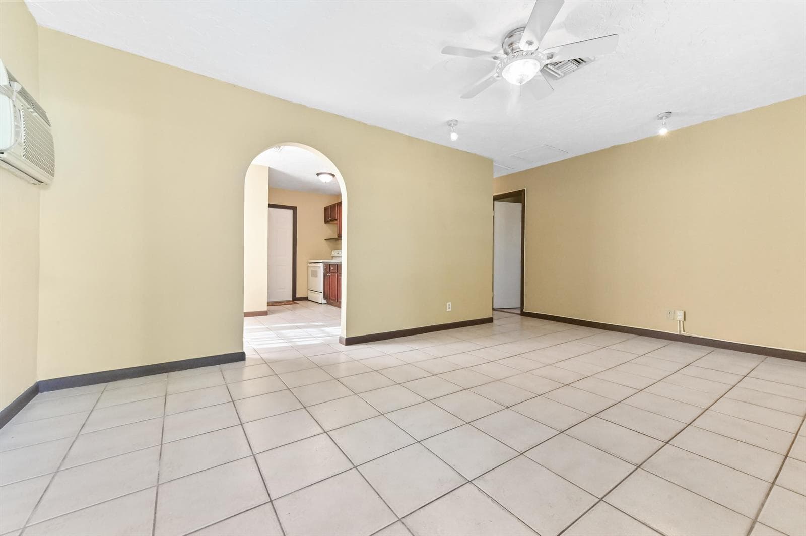 811 32nd Street, West Palm Beach, FL 33407 photo 4