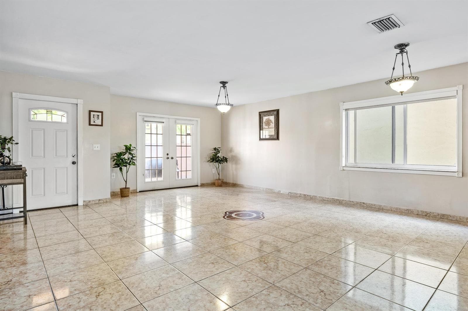 940 SW 96TH Avenue, Pembroke Pines, FL 33025 photo 2