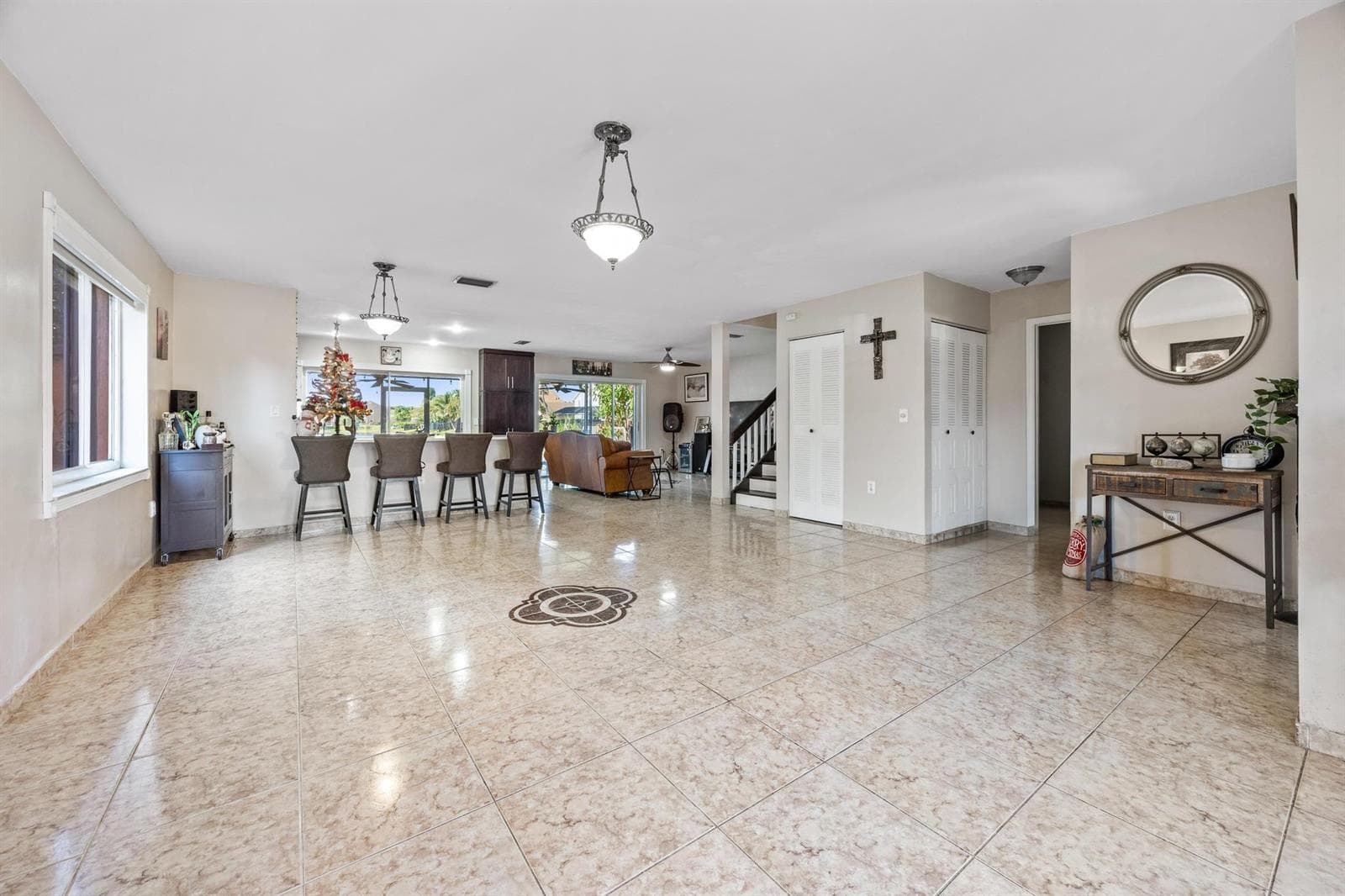 940 SW 96TH Avenue, Pembroke Pines, FL 33025 photo 4