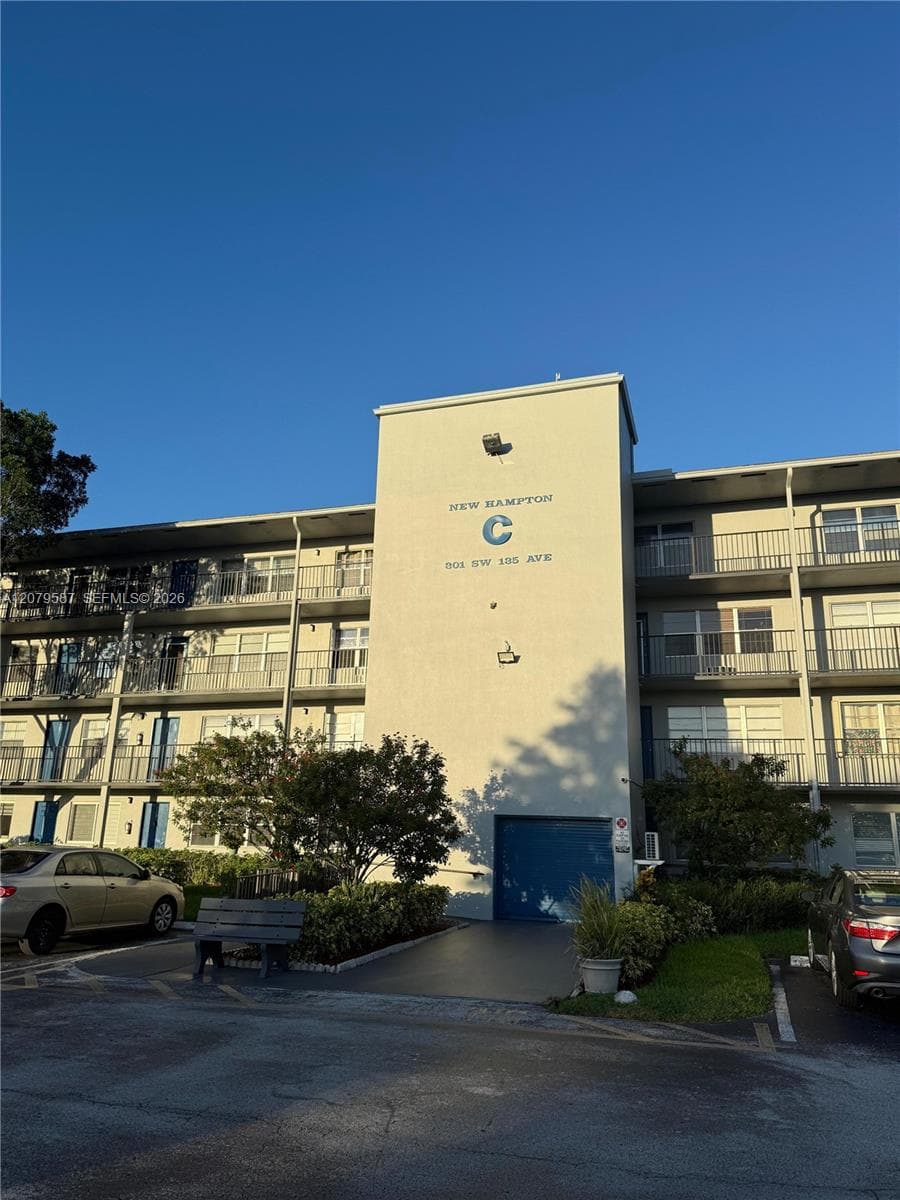 301 SW 135th Ave # 402C, Pembroke Pines, FL 33027 photo 3
