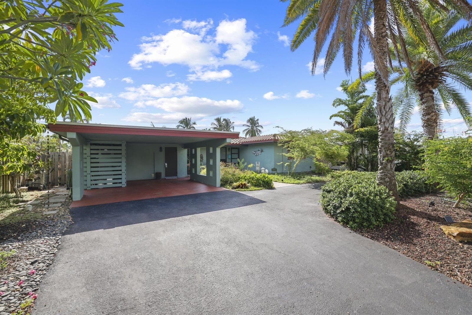 2332 NE 17th Terrace, Wilton Manors, FL 33305 photo 2