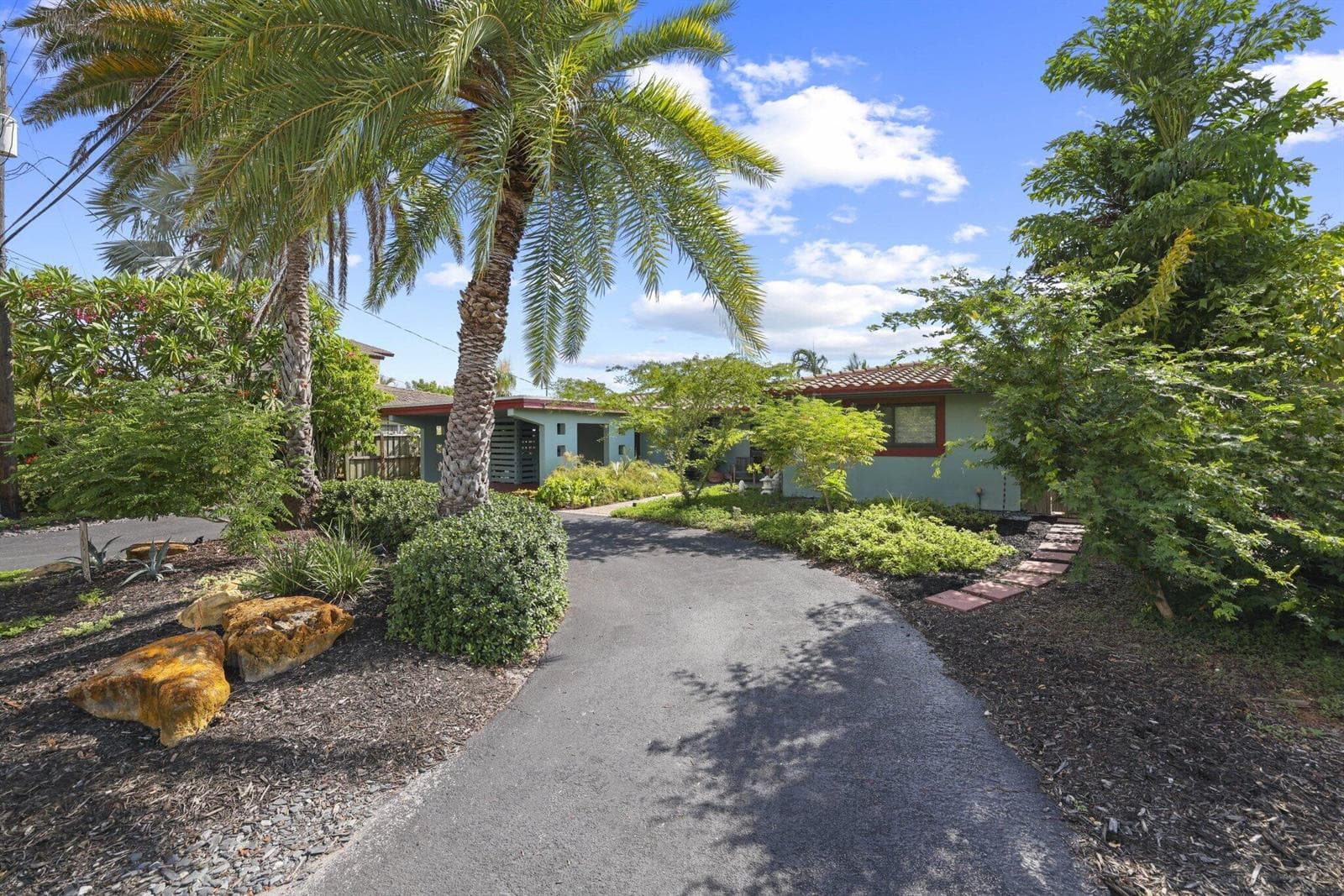 2332 NE 17th Terrace, Wilton Manors, FL 33305