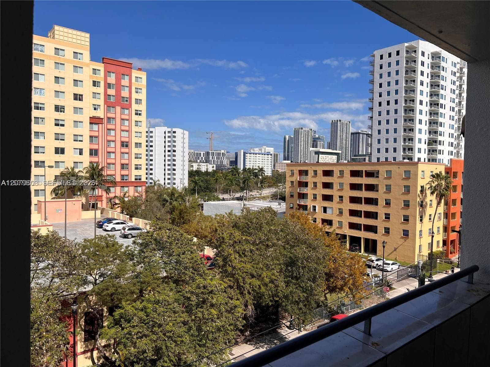 546 SW 1st St # 611, Miami, FL 33130