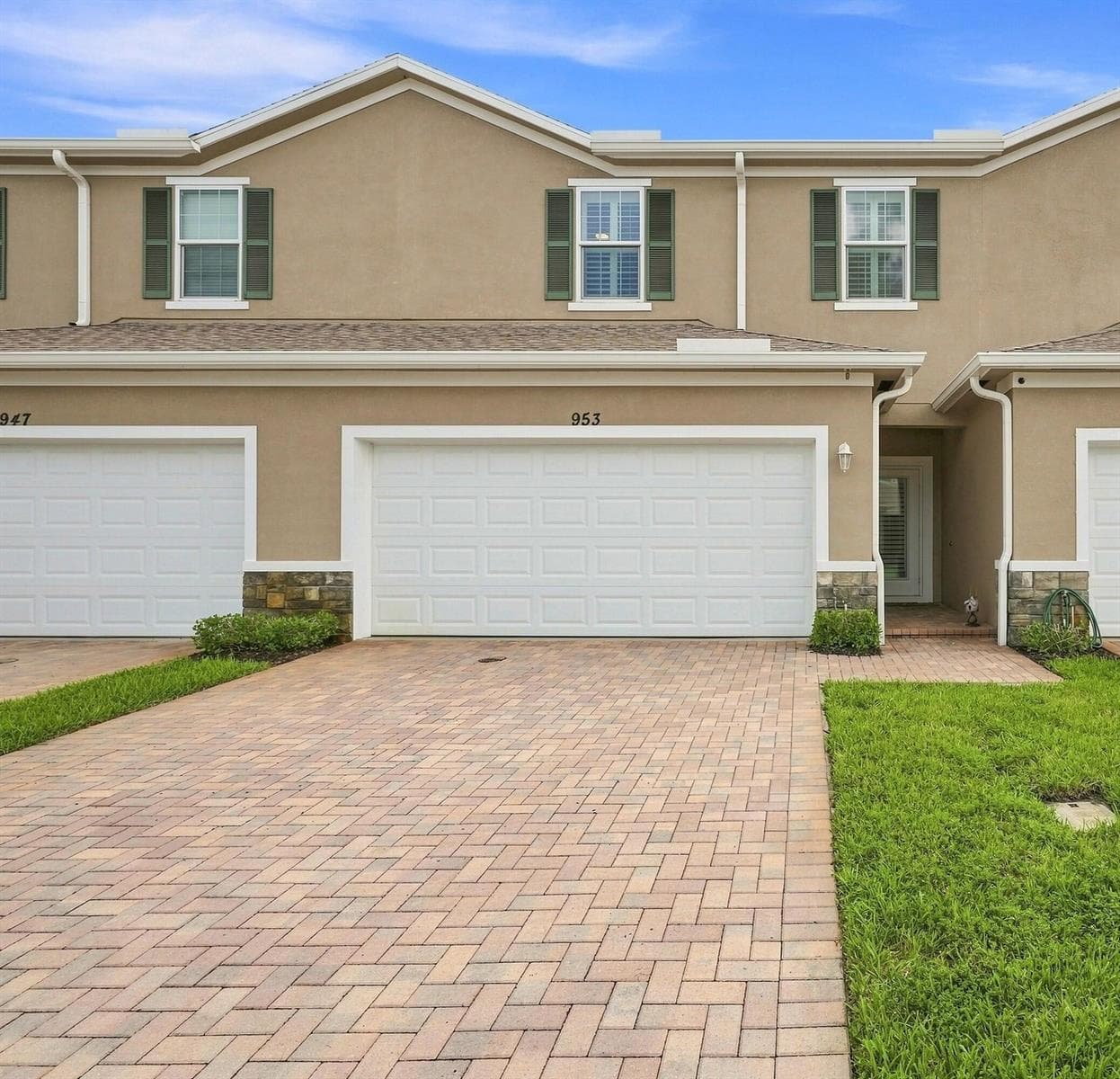 953 NE Trailside Run, Port St. Lucie, FL 34983