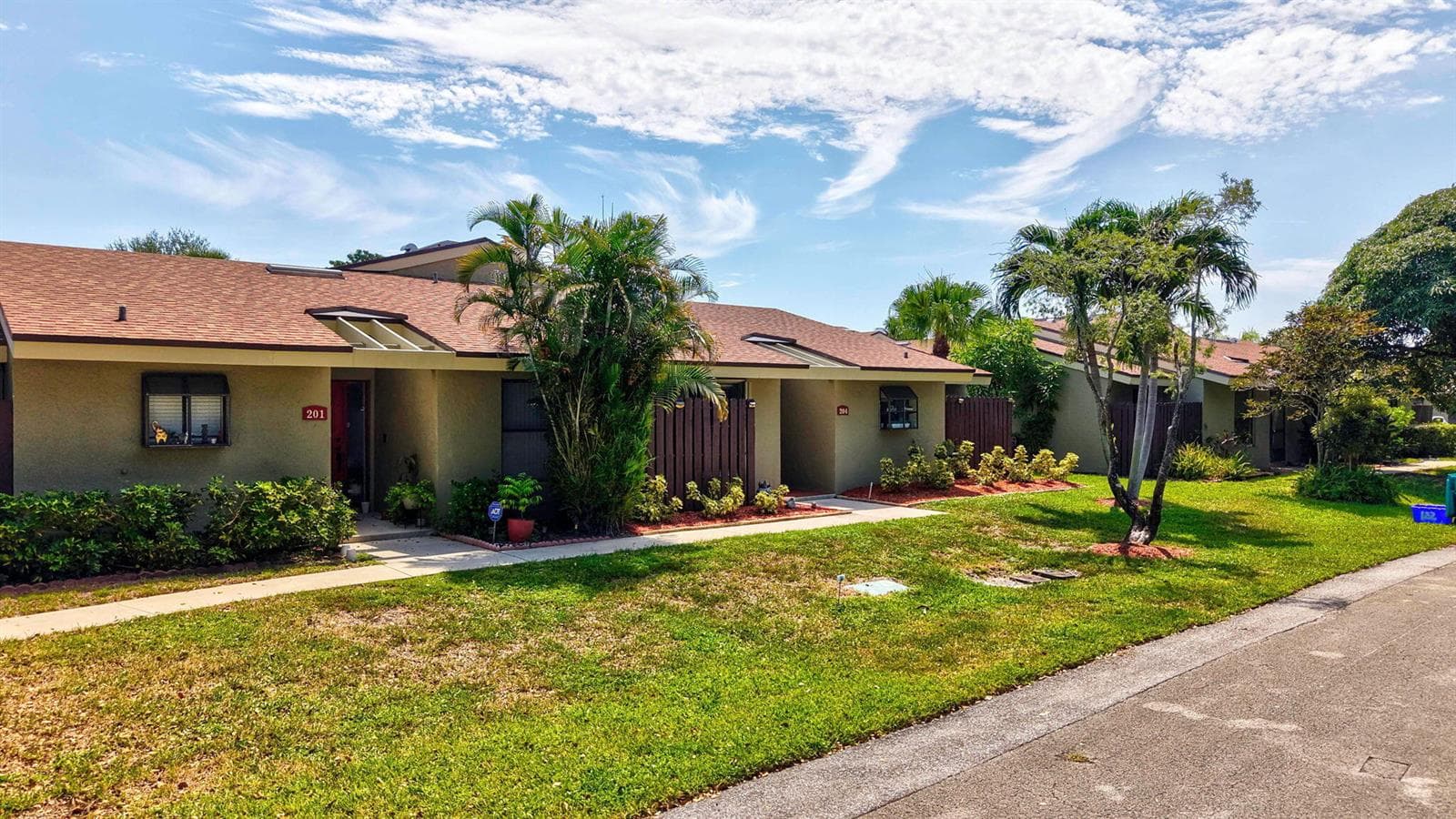 204 Meadows Drive, Boynton Beach, FL 33436 photo 2