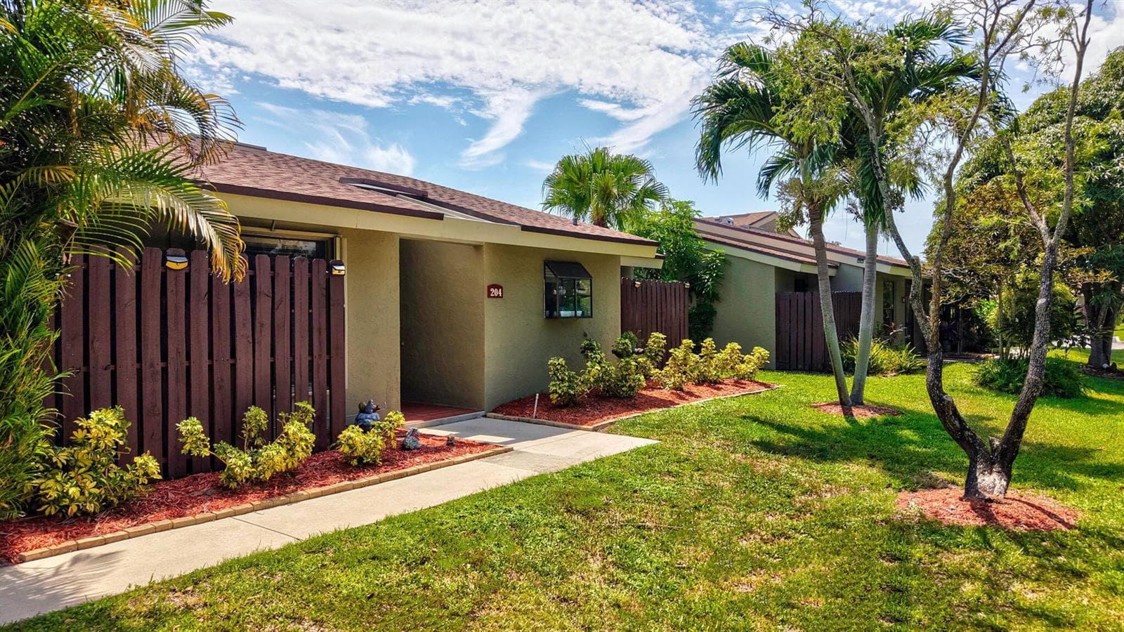 204 Meadows Drive, Boynton Beach, FL 33436 photo 3