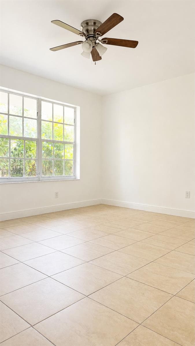 1421 NE 148th St # 2, Miami, FL 33161 photo 2