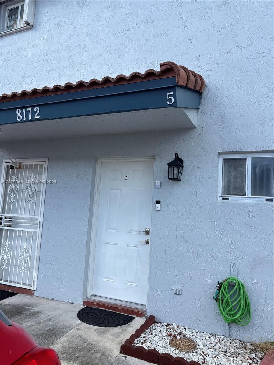 8172 NW 10th St # 5, Miami, FL 33126 photo 2