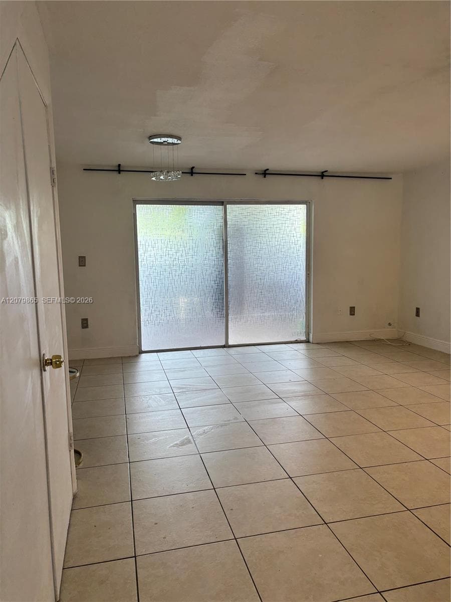 8172 NW 10th St # 5, Miami, FL 33126 photo 4