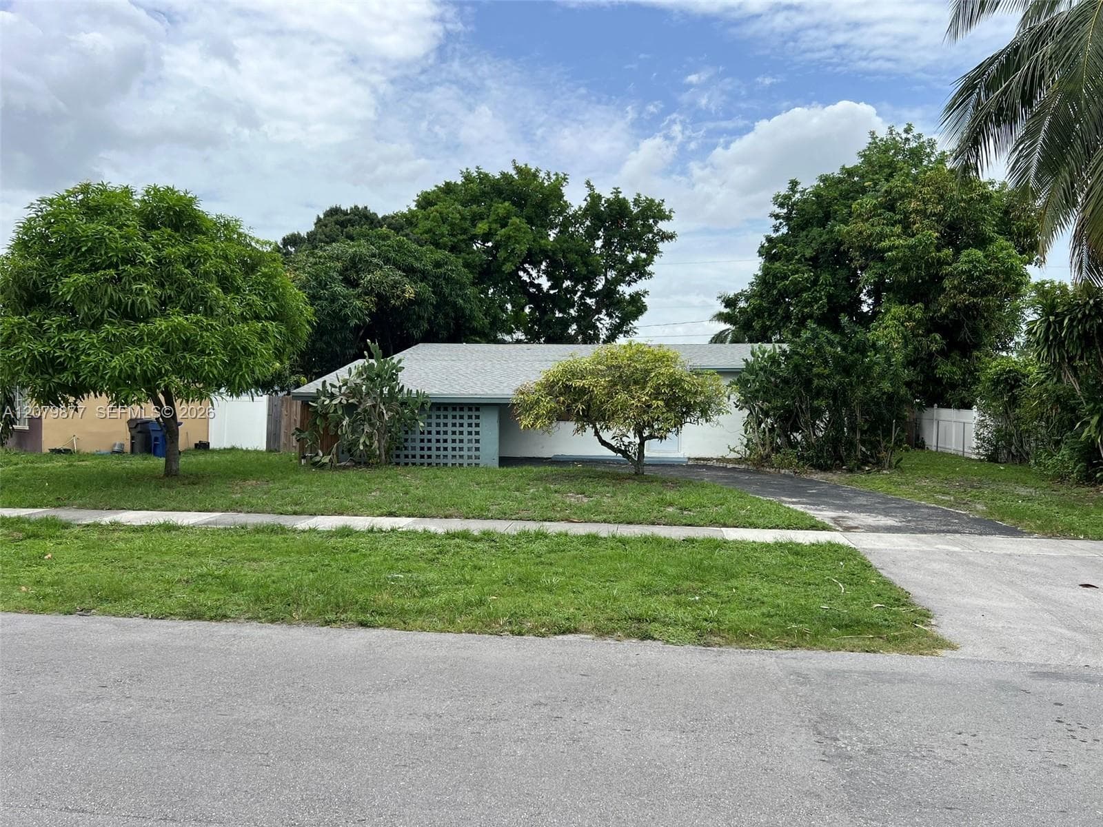 4421 NW 33rd St # 0, Lauderdale Lakes, FL 33319