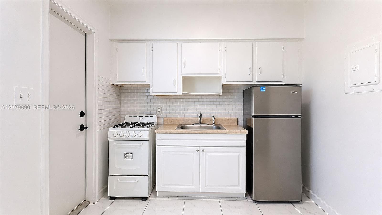 2499 SW 27th St # 3, Miami, FL 33133 photo 2