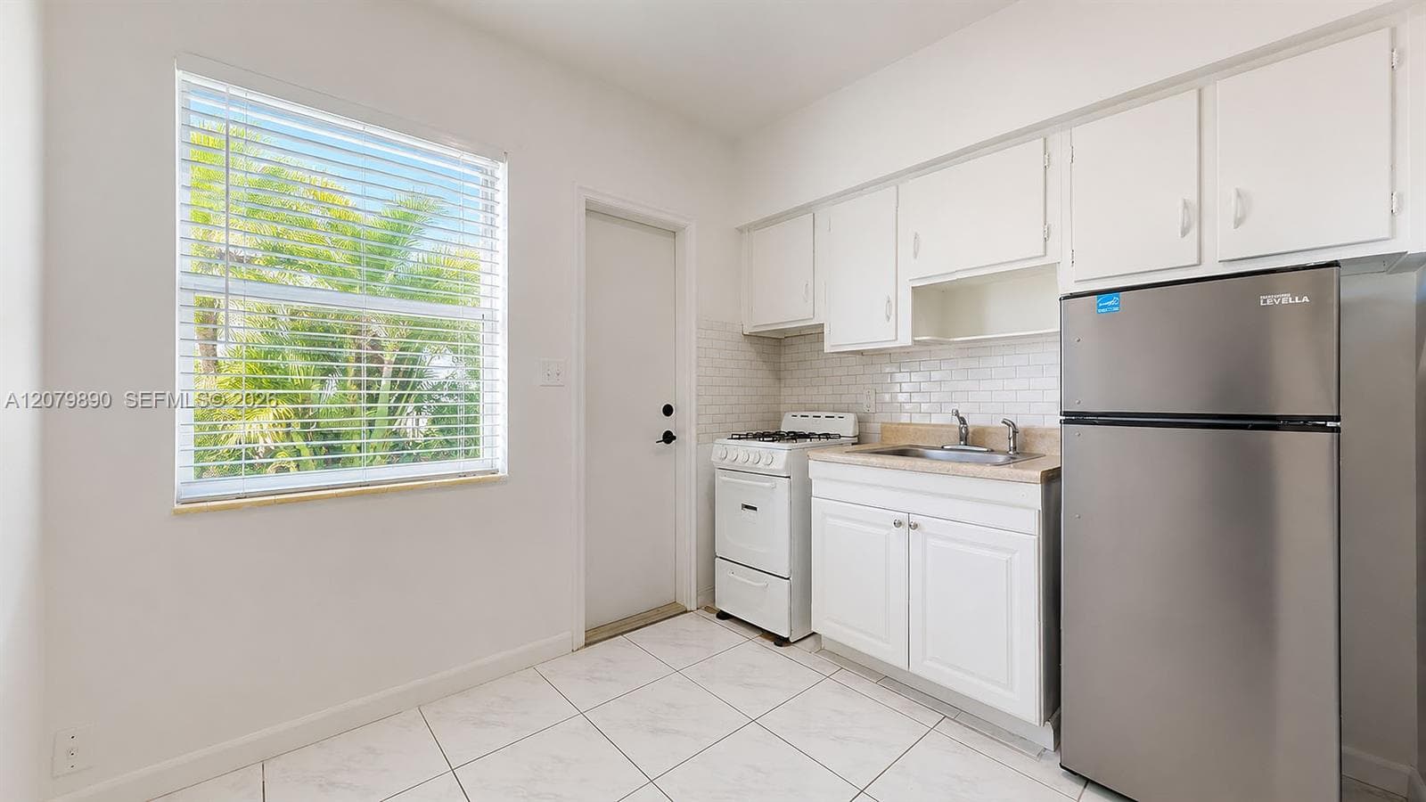 2499 SW 27th St # 3, Miami, FL 33133 photo 3