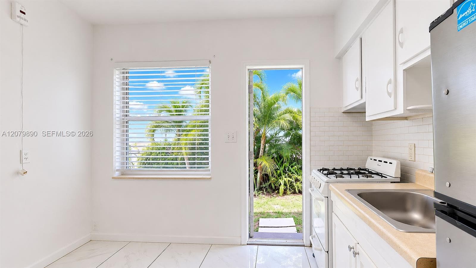 2499 SW 27th St # 3, Miami, FL 33133 photo 5