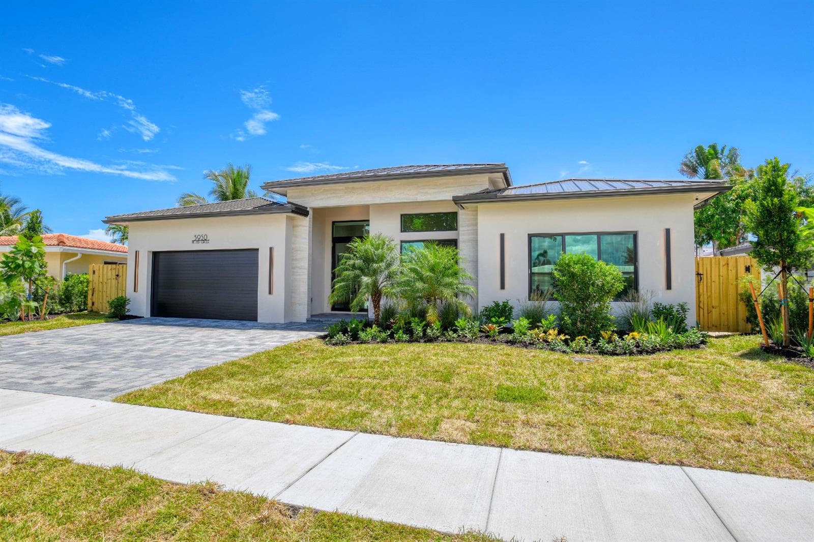 5950 NE 21st Circle, Fort Lauderdale, FL 33308 photo 2