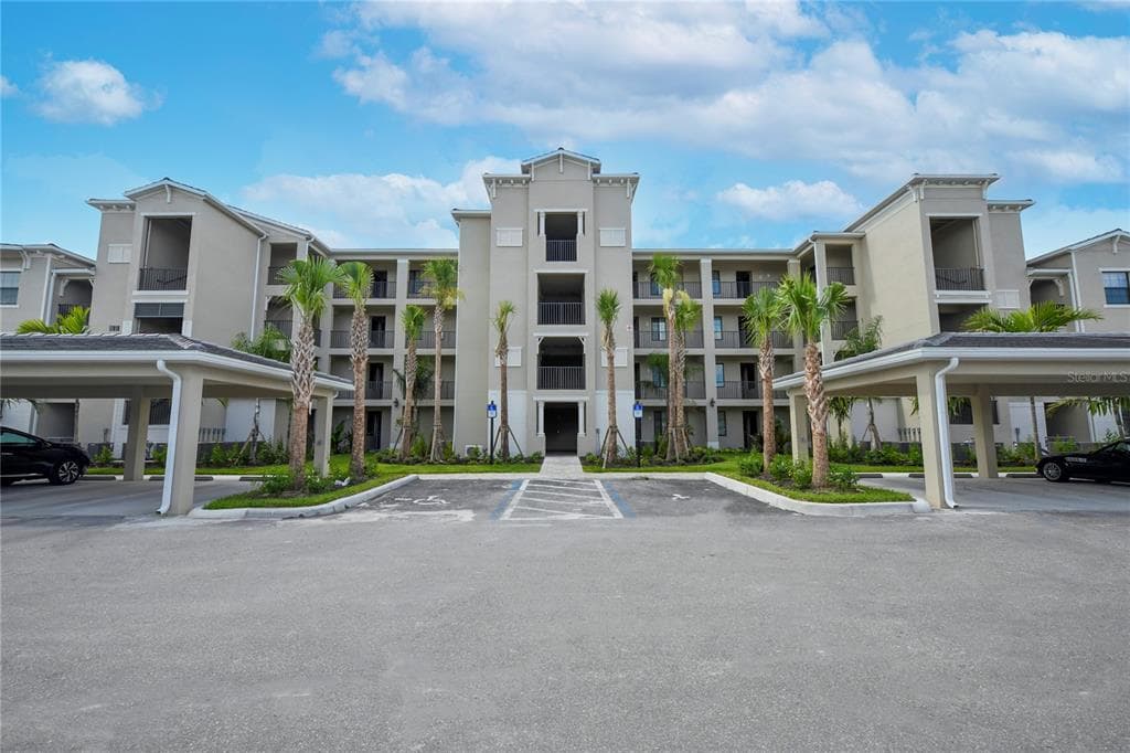 17810 GAWTHROP STREET # 101, LAKEWOOD RANCH, FL 34211