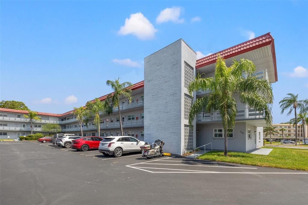 5660 80TH STREET N # A208, ST PETERSBURG, FL 33709