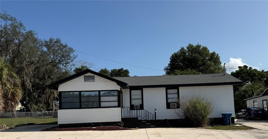 26 W POLK AVENUE, LAKE WALES, FL 33853