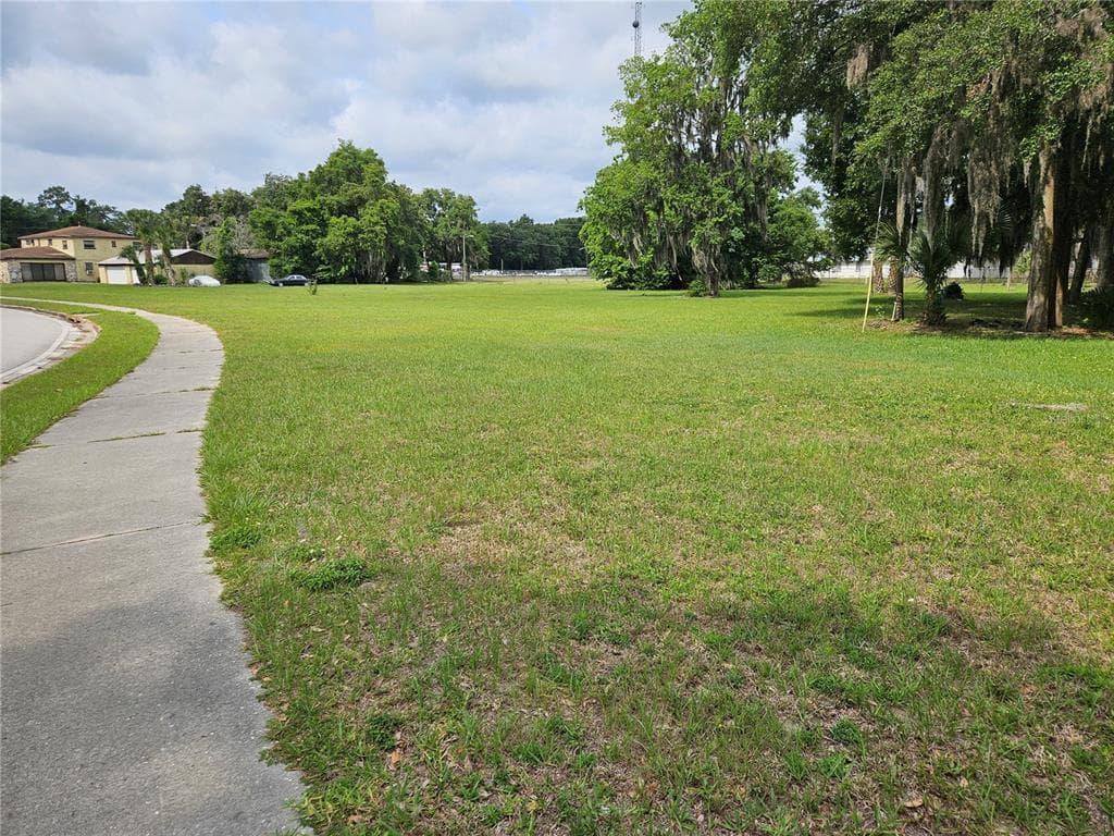 204 HUEY STREET, WILDWOOD, FL 34785
