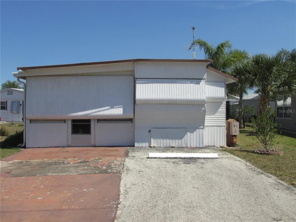 10 RED QUILL CIRCLE, LAKE WALES, FL 33898