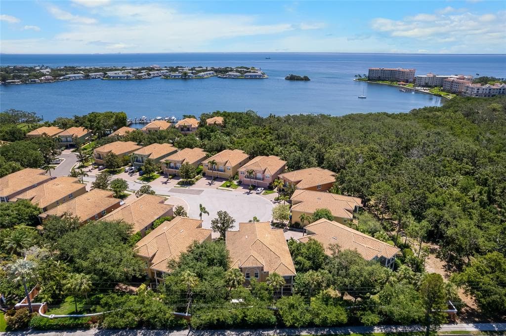 191 BANYAN BAY DRIVE, ST PETERSBURG, FL 33705