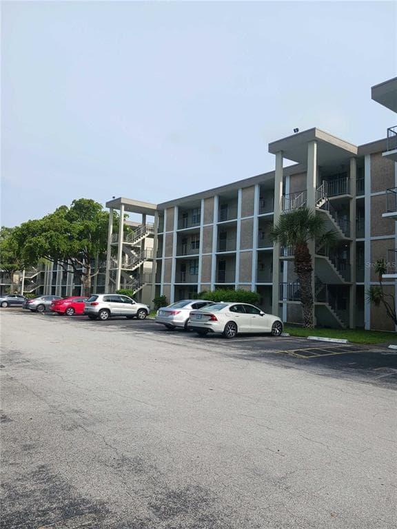 2901 NW 48TH AVENUE # 367, LAUDERDALE LAKES, FL 33313