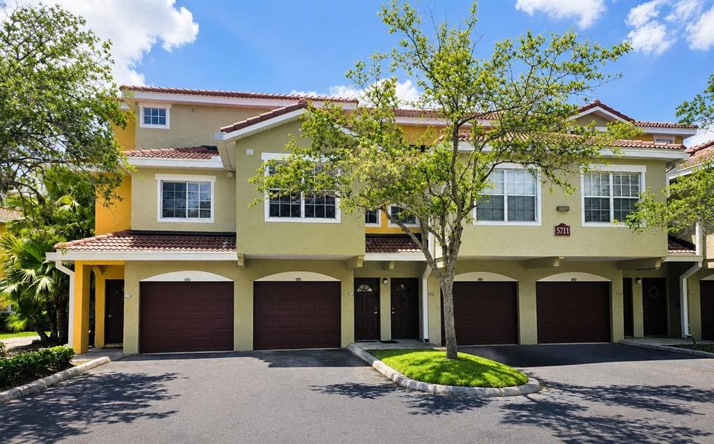 5711 BENTGRASS DRIVE # 19-203, SARASOTA, FL 34235