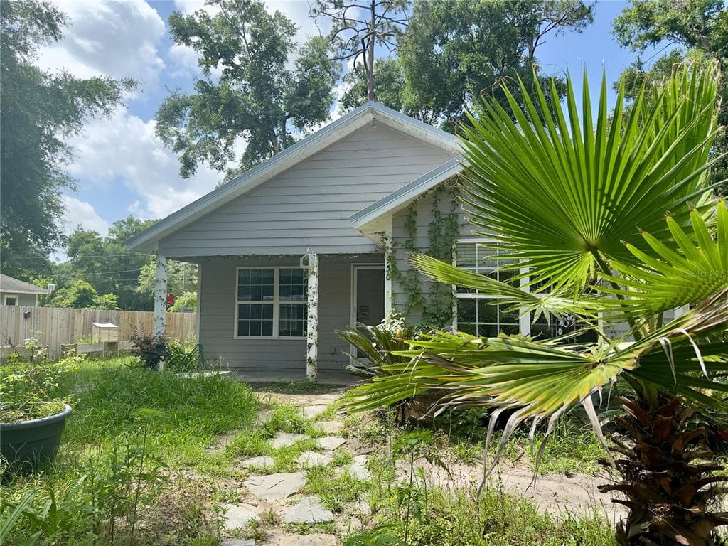 930 NE 14TH AVENUE, TRENTON, FL 32693