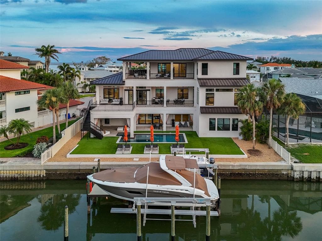 105 9TH STREET E, TIERRA VERDE, FL 33715