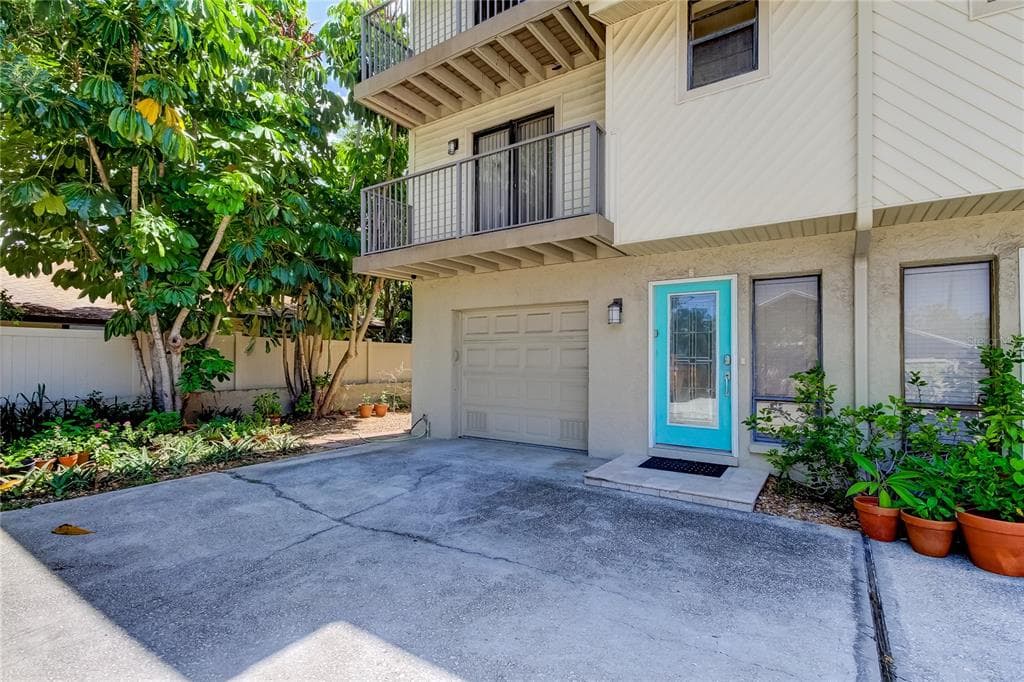 135 92ND AVENUE # 5, TREASURE ISLAND, FL 33706
