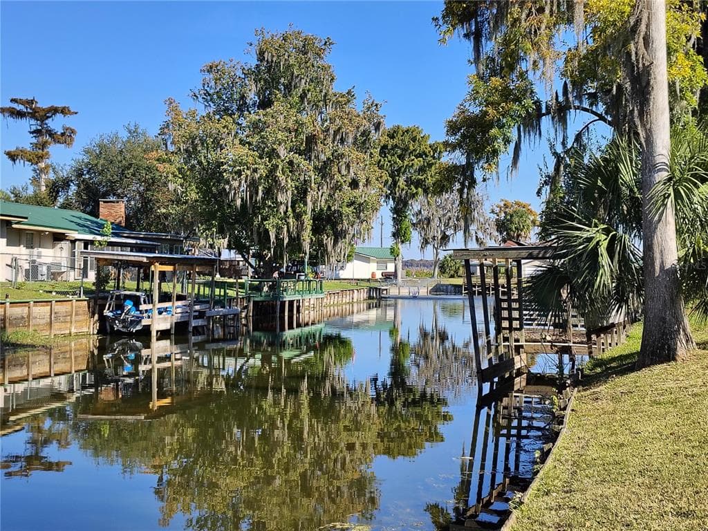 876 CR 467, LAKE PANASOFFKEE, FL 33538