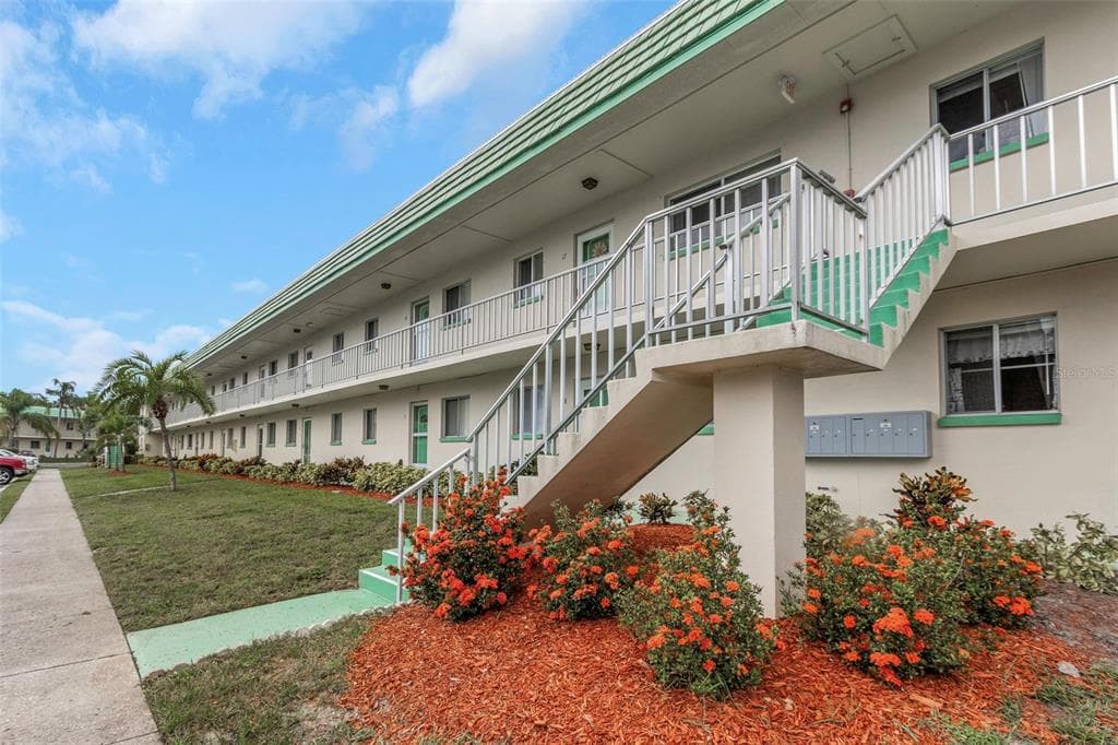 2001 GREENBRIAR BOULEVARD # 17, CLEARWATER, FL 33763