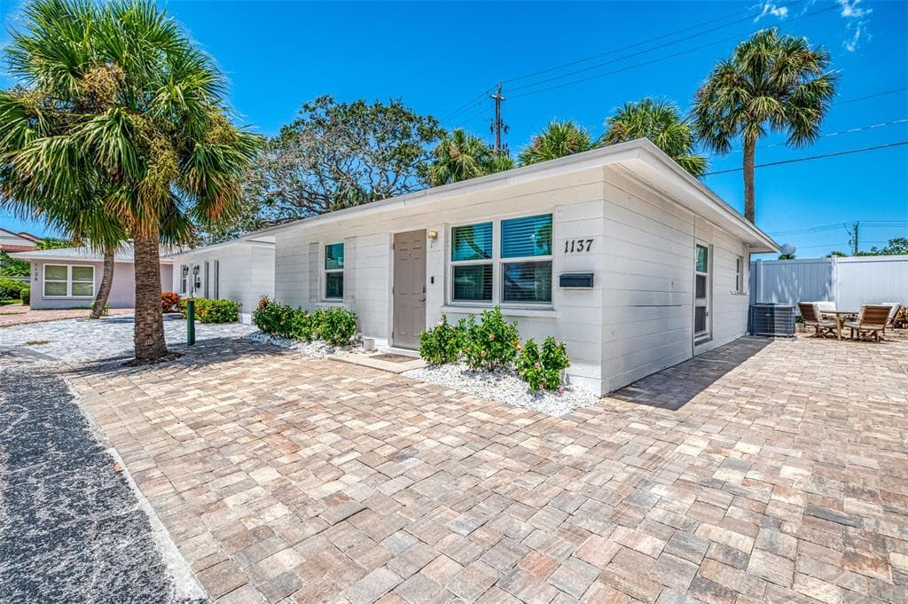 1137 N MOONMIST COURT # L-7, SARASOTA, FL 34242