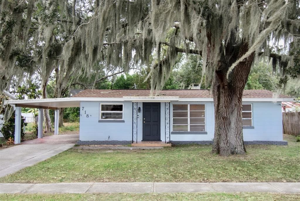718 BAY STREET, SEBRING, FL 33870