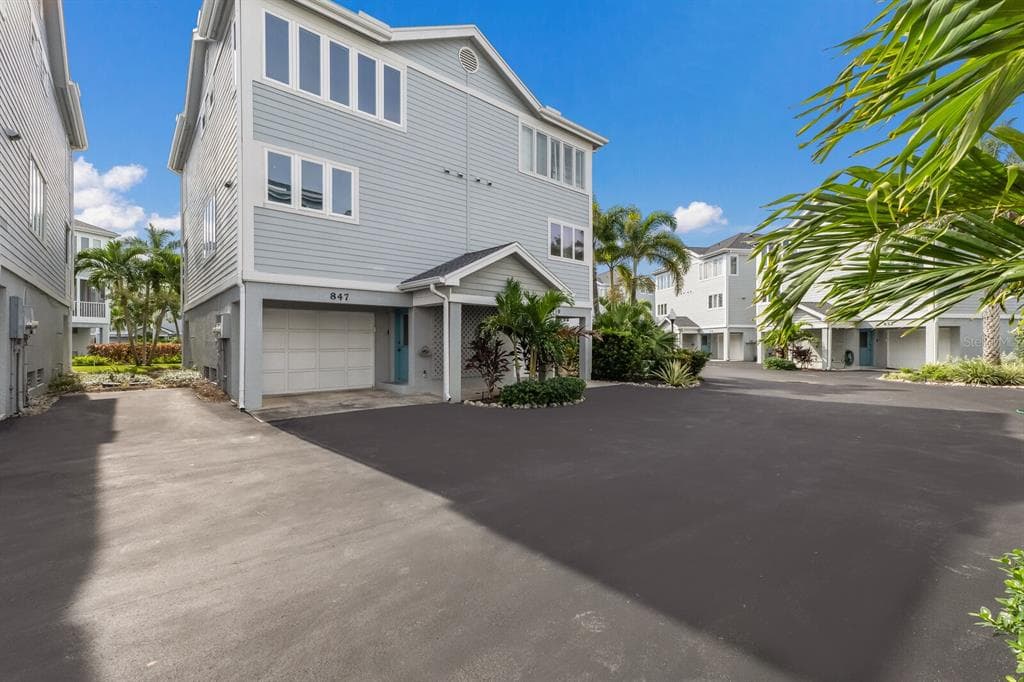 847 EVERGREEN WAY, LONGBOAT KEY, FL 34228