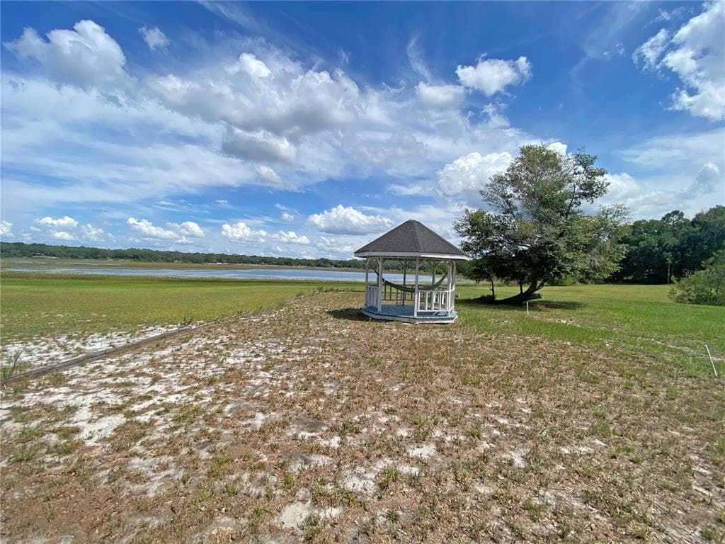 148 SWAN LAKE DRIVE, MELROSE, FL 32666