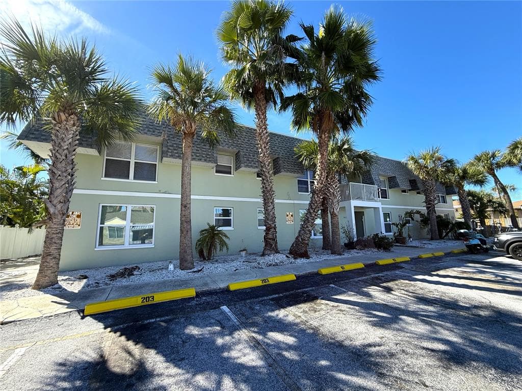 14120 PALM STREET # 104, MADEIRA BEACH, FL 33708