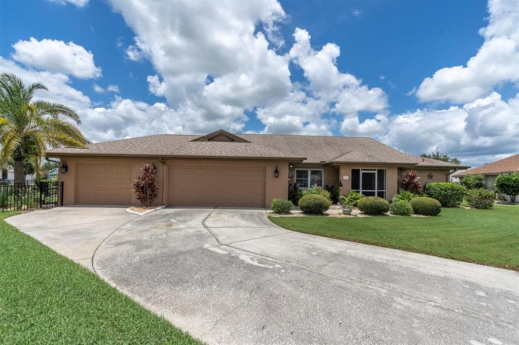 301 THORN HILL PLACE, SUN CITY CENTER, FL 33573