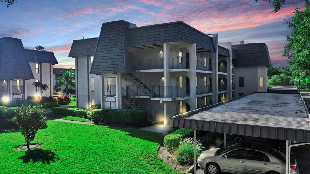 8799 BARDMOOR BOULEVARD # 205, SEMINOLE, FL 33777