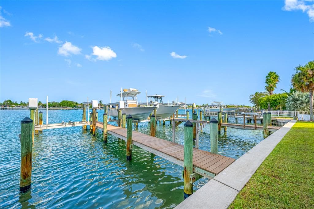 8575 SUNSET COURT, TREASURE ISLAND, FL 33706