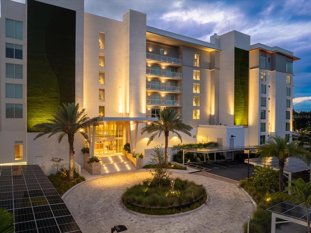 1020 SUNSET POINT ROAD # 511, CLEARWATER, FL 33755