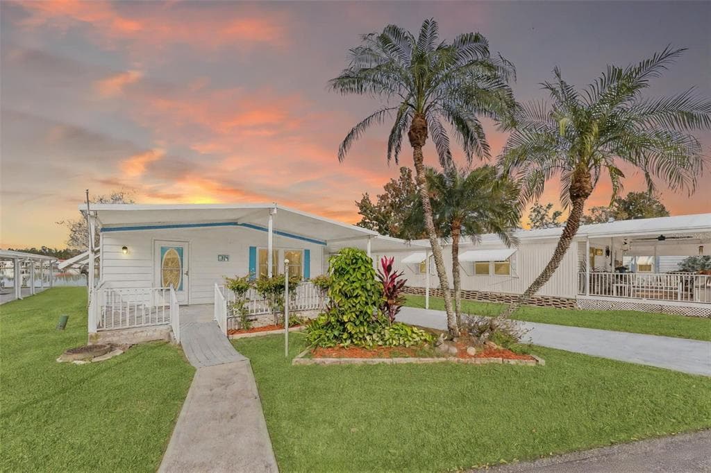 314 LAKEVIEW DRIVE, OSTEEN, FL 32764
