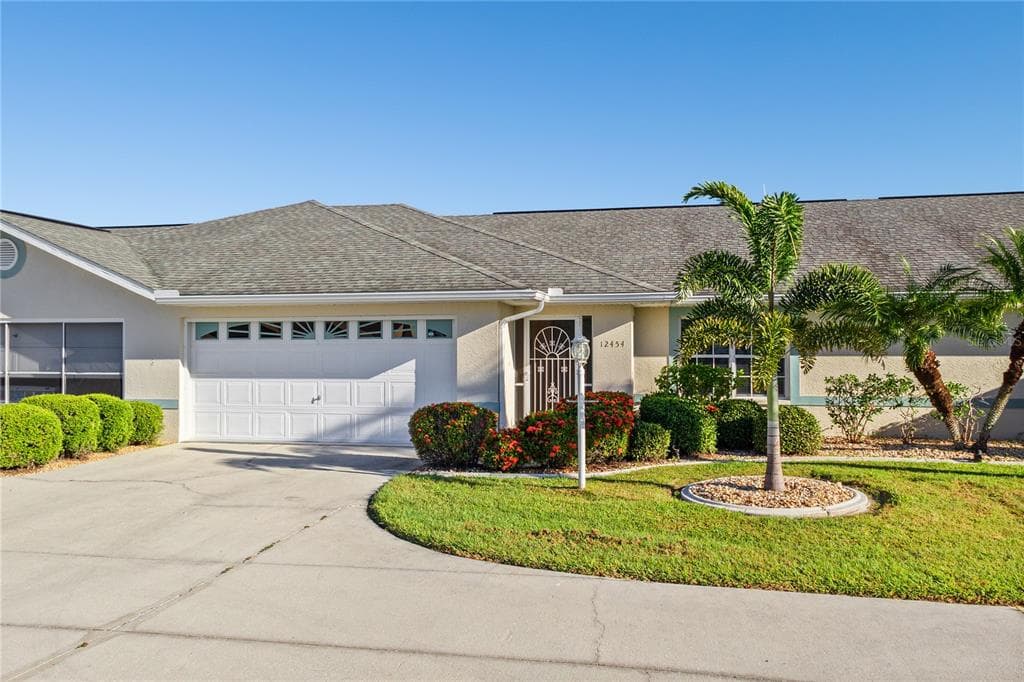 12454 SW KINGSWAY CIRCLE # 202, LAKE SUZY, FL 34269