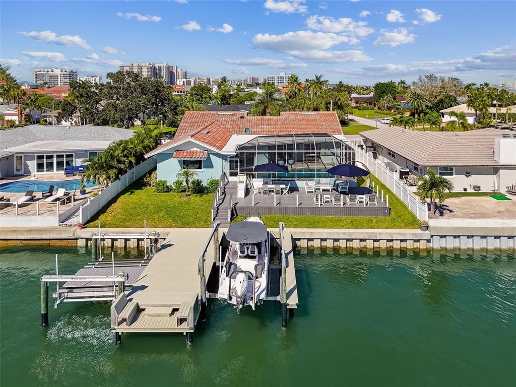 320 BELLE ISLE AVENUE, BELLEAIR BEACH, FL 33786